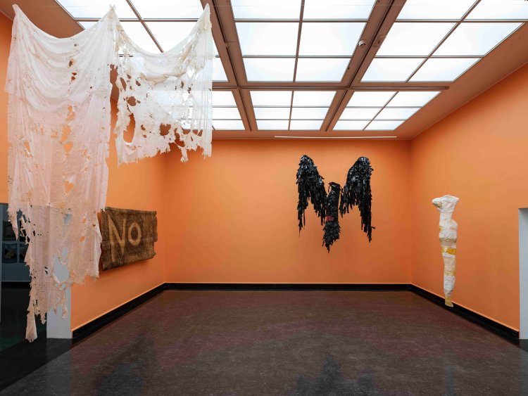 Installation view Elisabeth Haarr: The Festival Exhibition 2021. Bergen Kunsthall 2021. Photo: Thor Brødreskift. ©Bergen Kunsthall