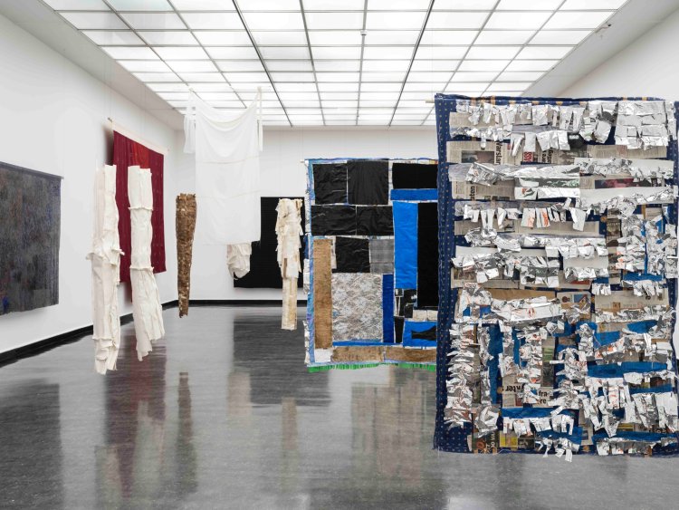 Installation view Elisabeth Haarr: The Festival Exhibition 2021. Bergen Kunsthall 2021. Photo: Thor Brødreskift. ©Bergen Kunsthall