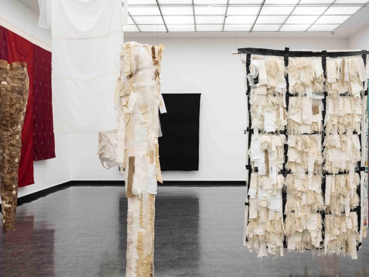 Installation view Elisabeth Haarr: The Festival Exhibition 2021. Bergen Kunsthall 2021. Photo: Thor Brødreskift. ©Bergen Kunsthall