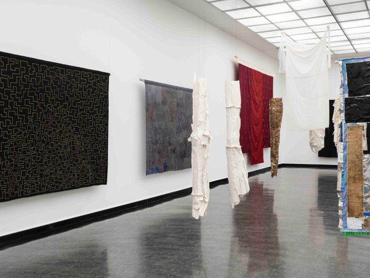 Installation view Elisabeth Haarr: The Festival Exhibition 2021. Bergen Kunsthall 2021. Photo: Thor Brødreskift. ©Bergen Kunsthall