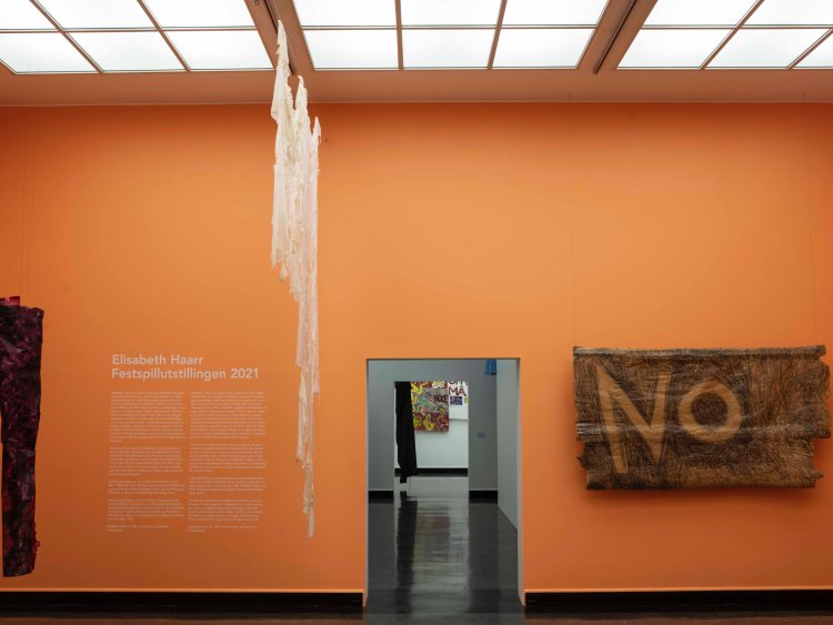 Installation view Elisabeth Haarr: The Festival Exhibition 2021. Bergen Kunsthall 2021. Photo: Thor Brødreskift. ©Bergen Kunsthall