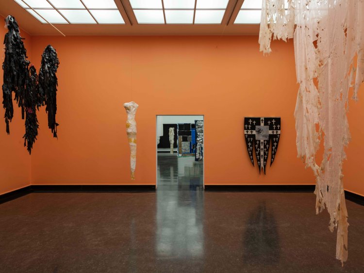 Installation view Elisabeth Haarr: The Festival Exhibition 2021. Bergen Kunsthall 2021. Photo: Thor Brødreskift. ©Bergen Kunsthall